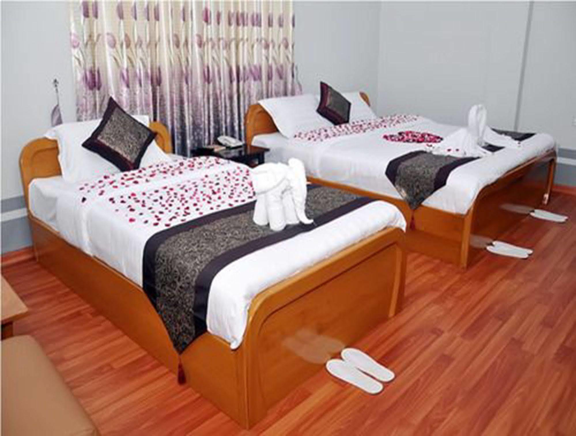 Royal Tulip Hotel Mandalay Exterior foto